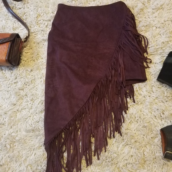 EXPRESS faux suede, burgandy fringe,  partial-mini skirt. 60's 70's style - Picture 3 of 8
